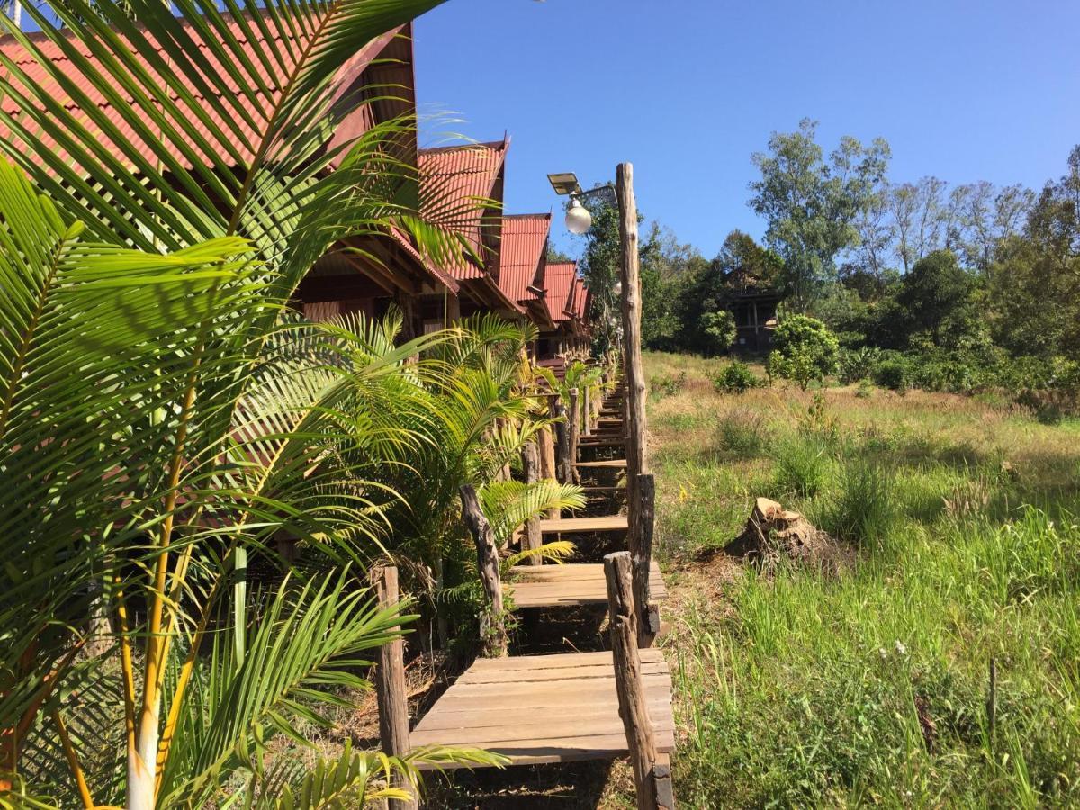 Tree Lodge ศรีมโนรม ภายนอก รูปภาพ